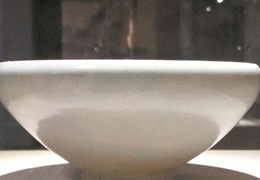 “施主，貧僧來化緣” (賞瓷器說流年)