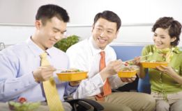吞蟲的店長咋成了悲情勇士圖片