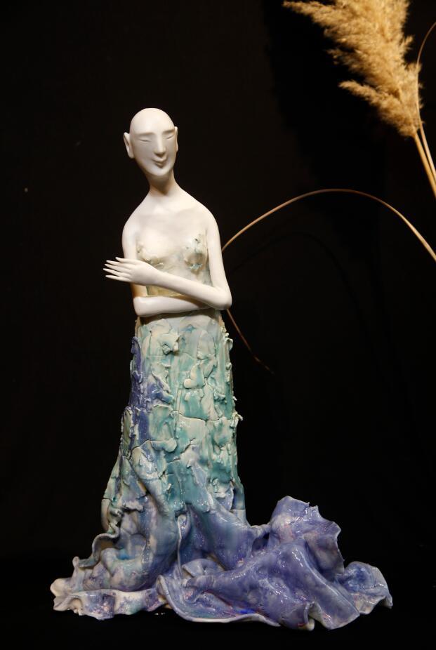 獨(dú)白——吳苗羽陶瓷藝術(shù)作品展在廣州白云機(jī)場(chǎng)開幕